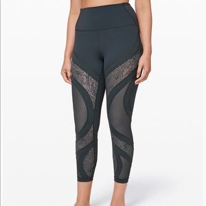 Lululemon wunder under 25” black lace leggings
